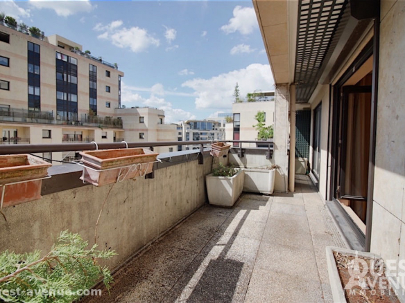 LEVALLOIS PERRET  APPARTEMENT 3P 79M²