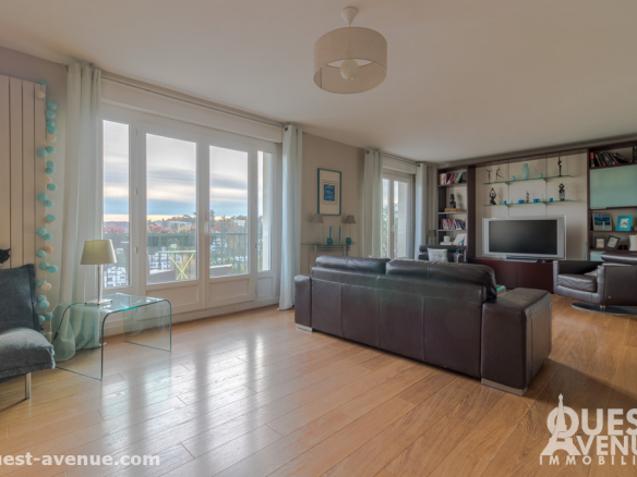 VILLE D AVRAY  APPARTEMENT 6P 143M²