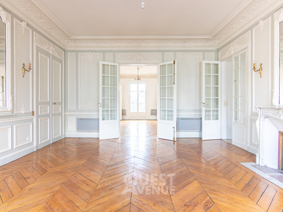 PARIS 08 APPARTEMENT 5P 120M²