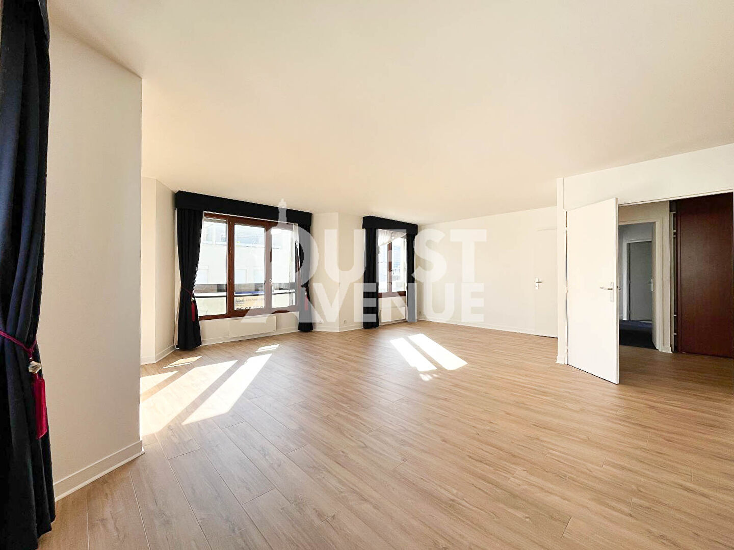 2025-16:48:59 COURBEVOIE APPARTEMENT 5P 112M²