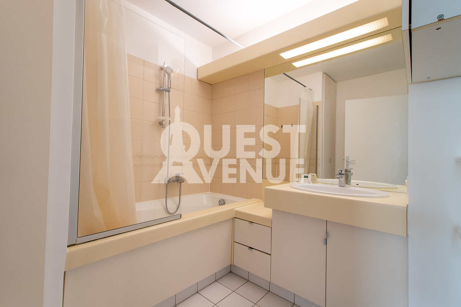 COURBEVOIE  APPARTEMENT 5P 112M²