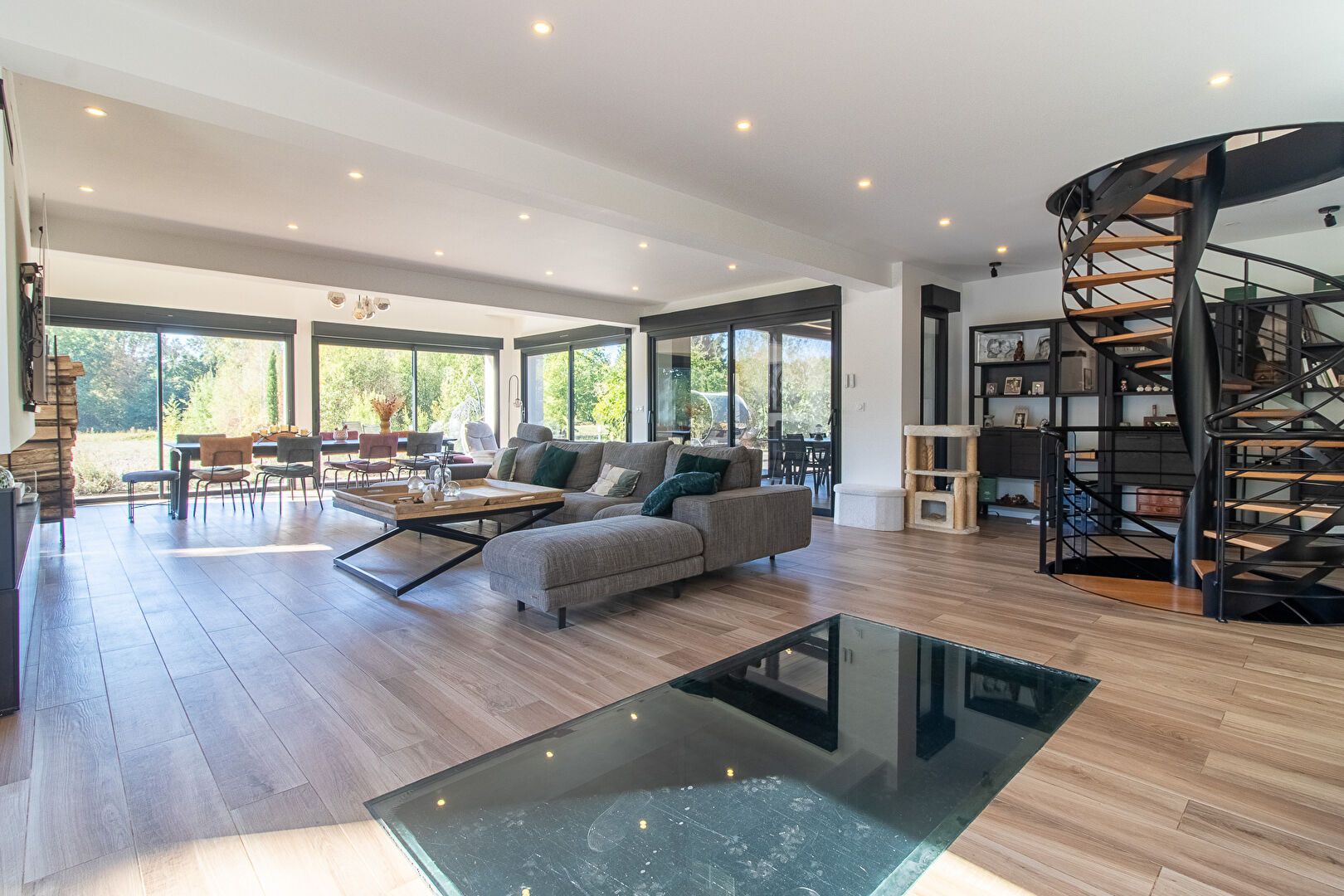 COUTEVROULT  MAISON 9P 435M²